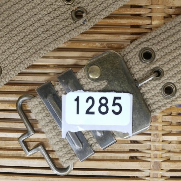 Canvas utilitarian vintage style belt with clasp - Picture 7 of 7